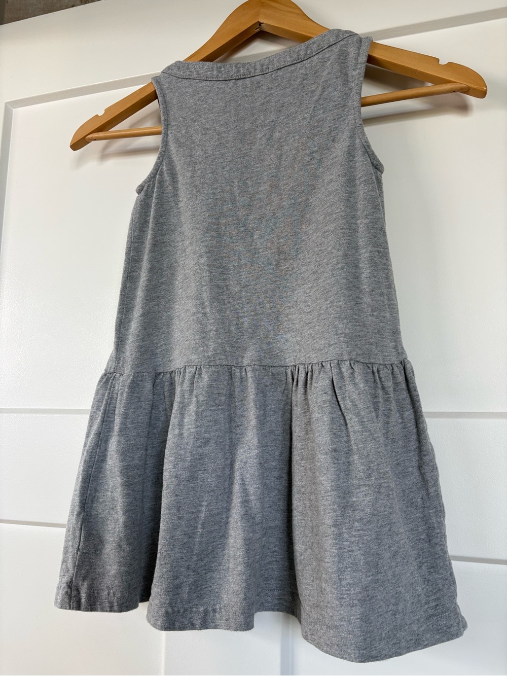 Gap Girls ' Grey Ruffle Front Sleeveless Dress Size 4-5 - Picture 4 of 6